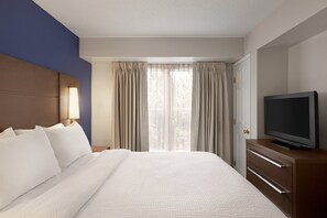 Premium bedding, desk, iron/ironing board, free cribs/infant beds