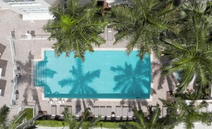 Outdoor pool - Residence Inn by Marriott Miami Aventura Mall (Aventura)