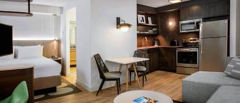 1 Schlafzimmer, Allergikerbettwaren, Zimmersafe, Schreibtisch