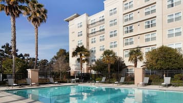 Outdoor pool, pool umbrellas