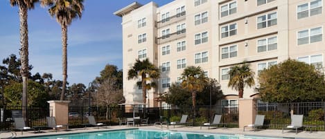 Outdoor pool, pool umbrellas