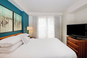 Suite, 1 Bedroom, Non Smoking | Premium bedding, in-room safe, desk, laptop workspace