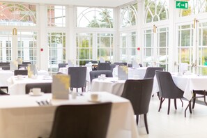 Desayuno inglés (GBP 5.00 por persona) 