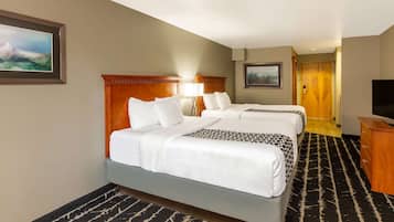 Habitación, 2 camas Queen size, para no fumadores | Ropa de cama de alta calidad y escritorio