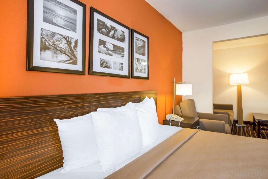Egyptian cotton sheets, premium bedding, pillowtop beds, in-room safe