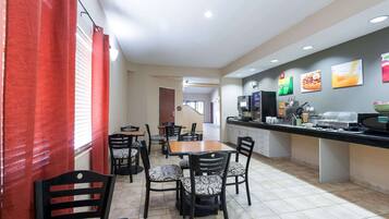 Free daily continental breakfast