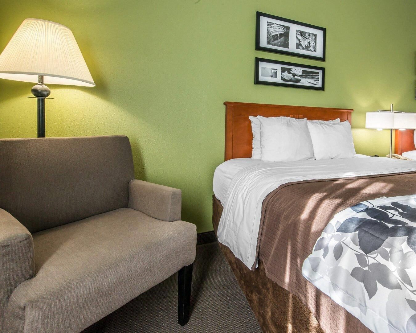 Efficiency, Suite, 2 Queen Beds, Non Smoking