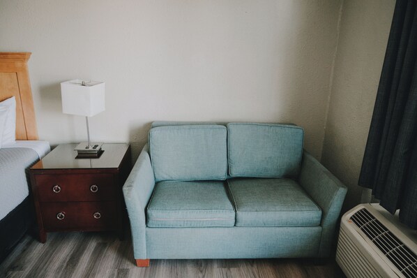 1 bedroom, desk, laptop workspace, travel cot