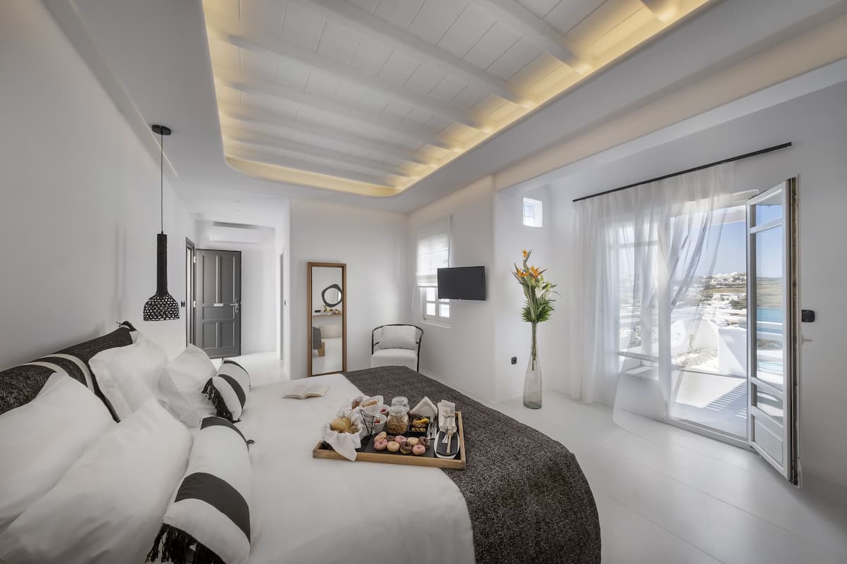 junior suite sea view outdoor hot tub | 4 bedrooms, minibar, in-room safe, individually decorated