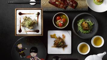Breakfast, lunch, dinner served; Chinese cuisine