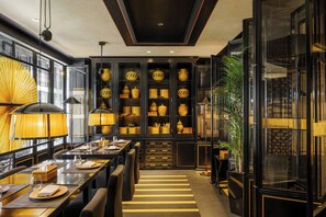 Breakfast, lunch and dinner served - Duxton Reserve Singapore, Autograph Collection (Singapore)