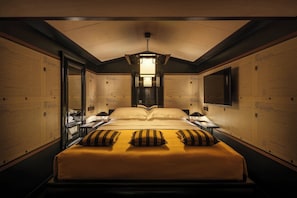 1 bedroom, Egyptian cotton sheets, premium bedding, pillowtop beds