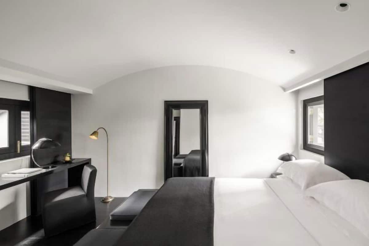 1 bedroom, Egyptian cotton sheets, premium bedding, pillow-top beds