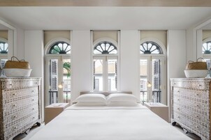 Club Suite, 1 Bedroom, Non Smoking | 1 bedroom, Egyptian cotton sheets, premium bedding, pillowtop beds