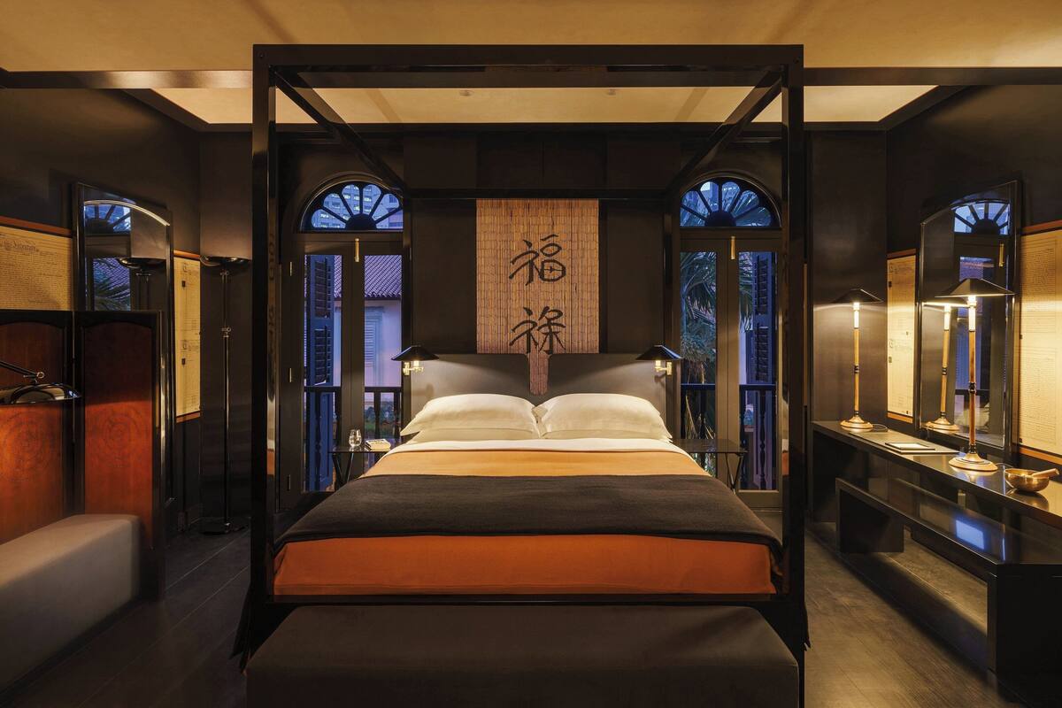 club room, 1 king bed | premium bedding, in-room safe, desk, laptop workspace