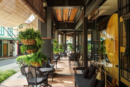 Duxton Reserve Singapore, Autograph Collection - Image 3