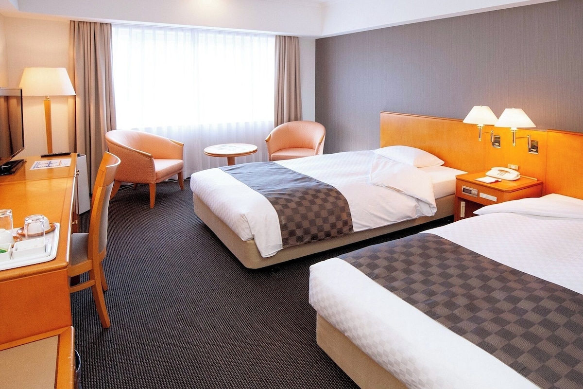 In-room safe, iron/ironing board (on request), WiFi (free), bed sheets