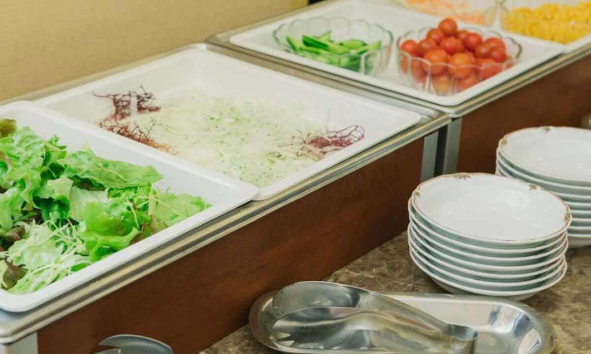 daily cooked-to-order breakfast (jpy 2000 per person)