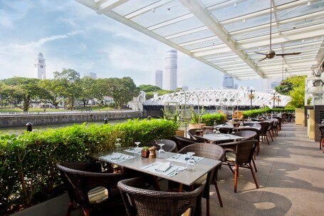 The Fullerton Hotel Singapore - Image 22