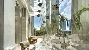 1 bedroom, premium bedding, minibar, in-room safe