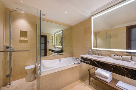 The Fullerton Hotel Singapore - Image 23