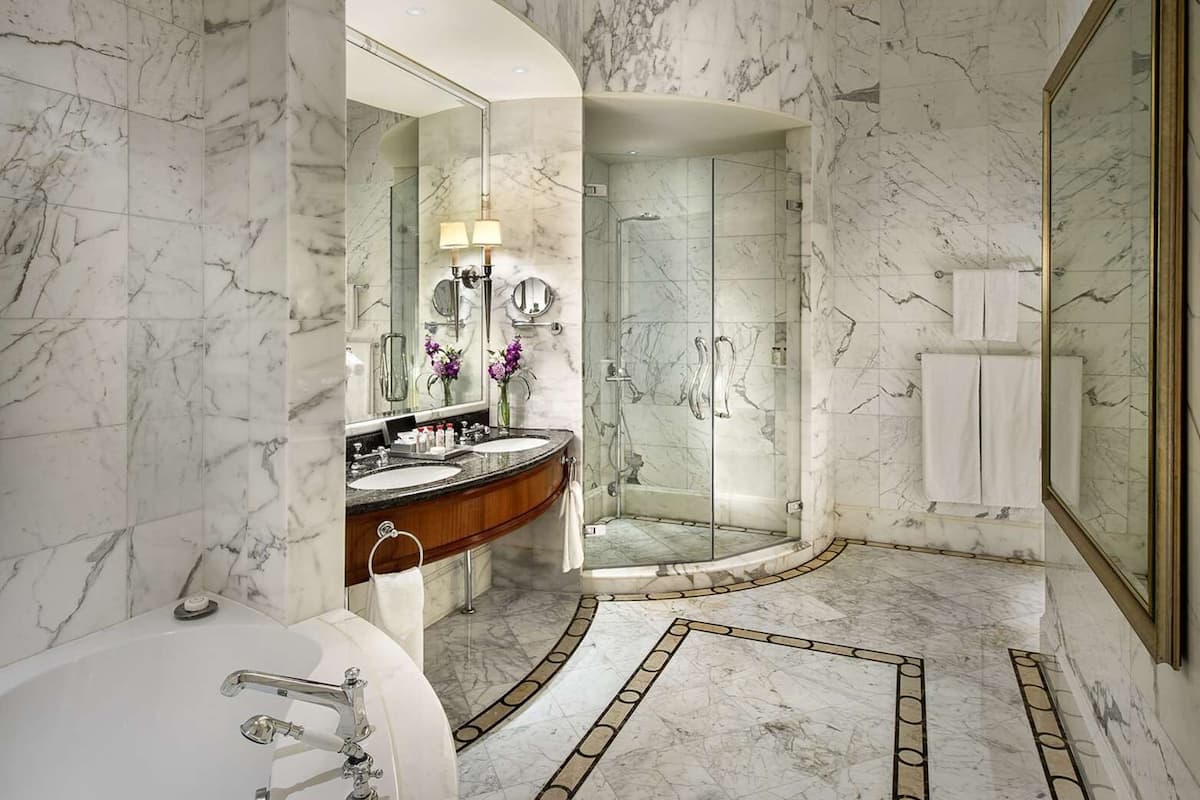 separate bathtub and shower, deep-soaking bathtub, free toiletries
