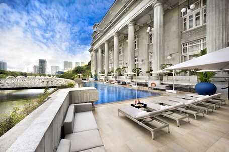 The Fullerton Hotel Singapore - Image 2