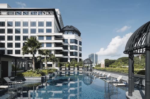 Outdoor pool, sun loungers