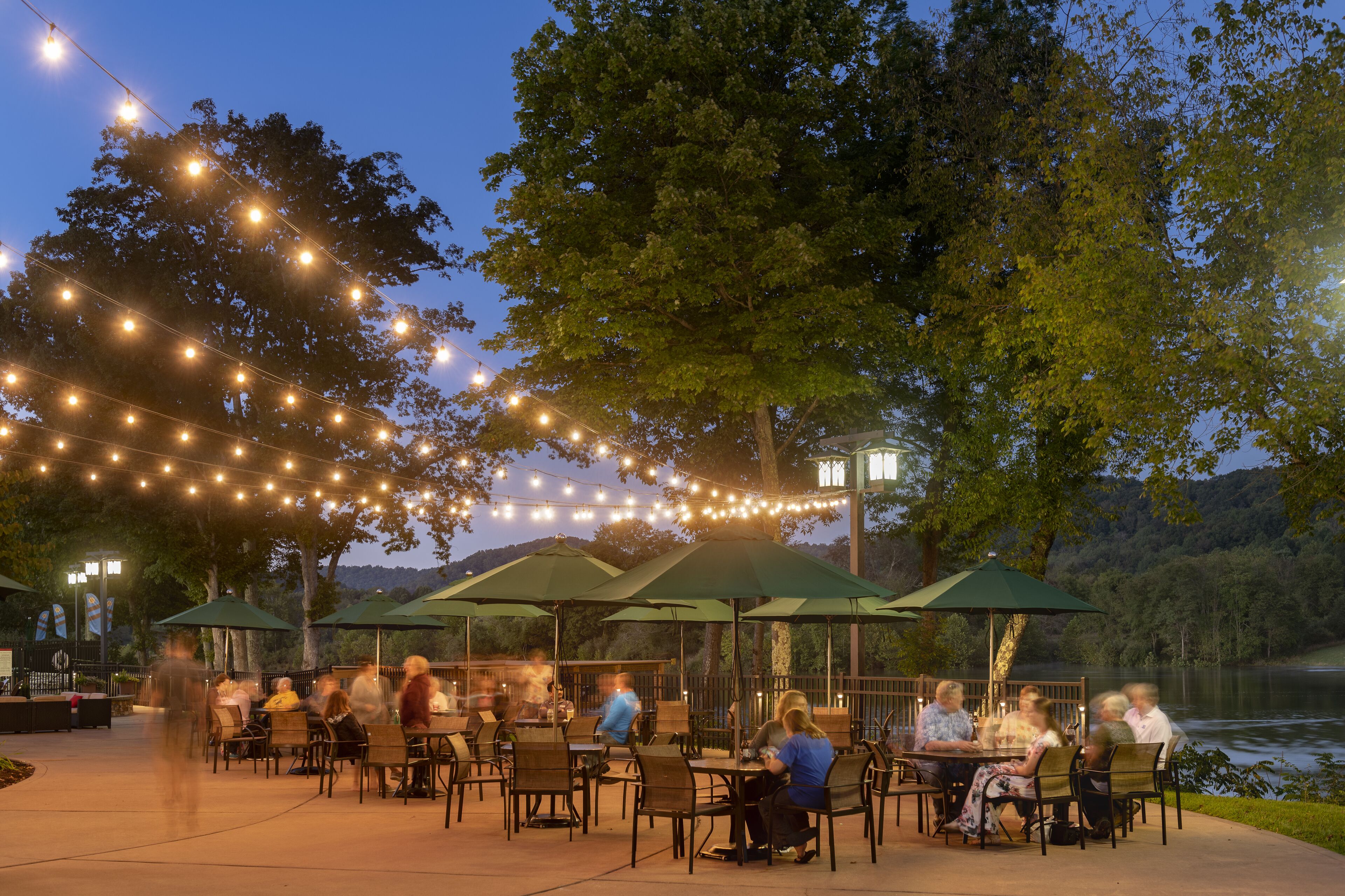 3 restaurants, breakfast, lunch, dinner served; american cuisine