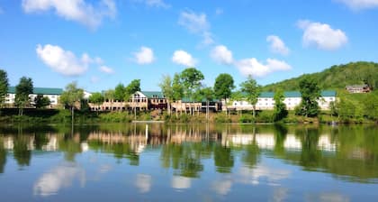 Stonewall Resort
