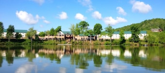 Stonewall Resort