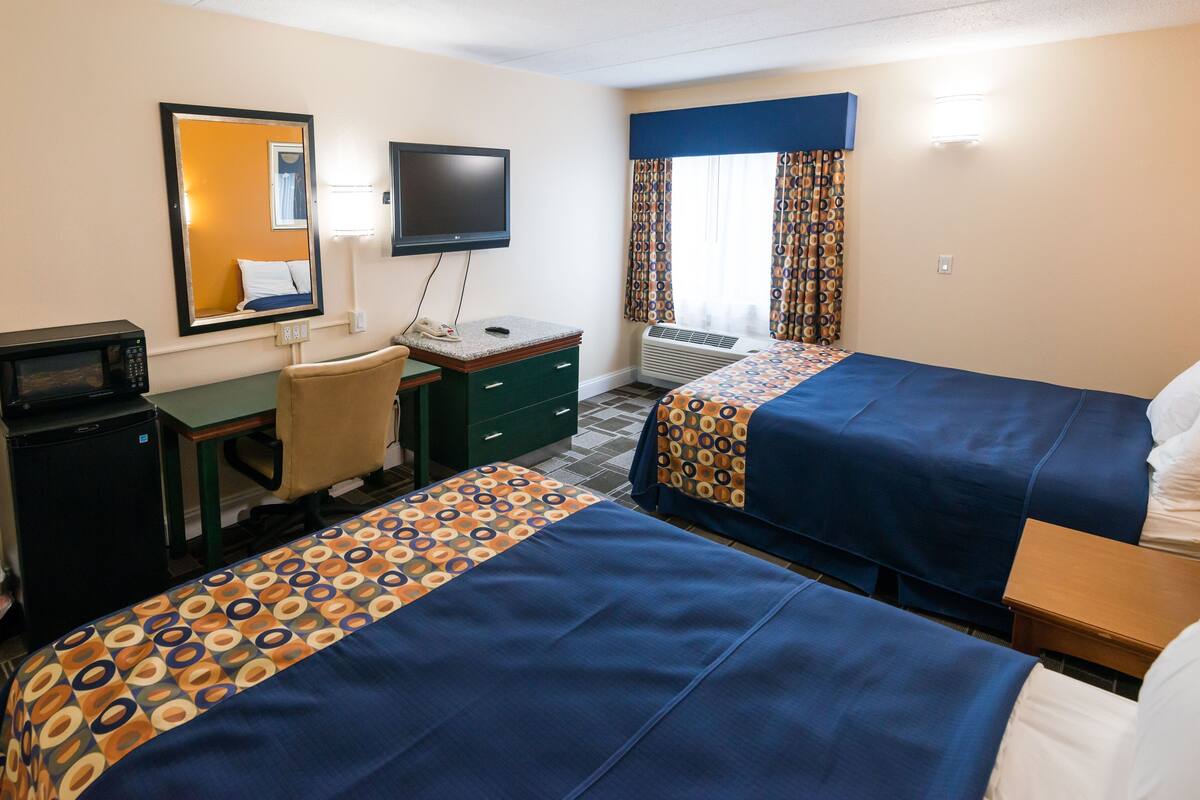Room, 2 Queen Beds, Non Smoking