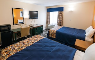 Room, 2 Queen Beds, Non Smoking | Desk, soundproofing, Internet, bed sheets