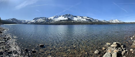 Vue sur le lac