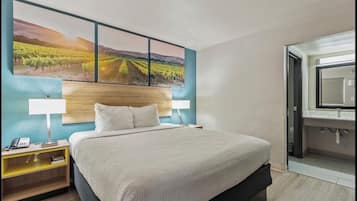 Room, 1 King Bed, Non Smoking | Egyptian cotton sheets, premium bedding, Tempur-Pedic beds, desk