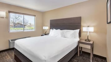 Room, 1 King Bed, Accessible, Non Smoking (Mobility/Hearing Impaired) | Egyptian cotton sheets, premium bedding, Tempur-Pedic beds, desk