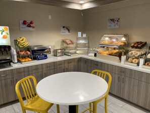 Desayuno continental incluido todos los días