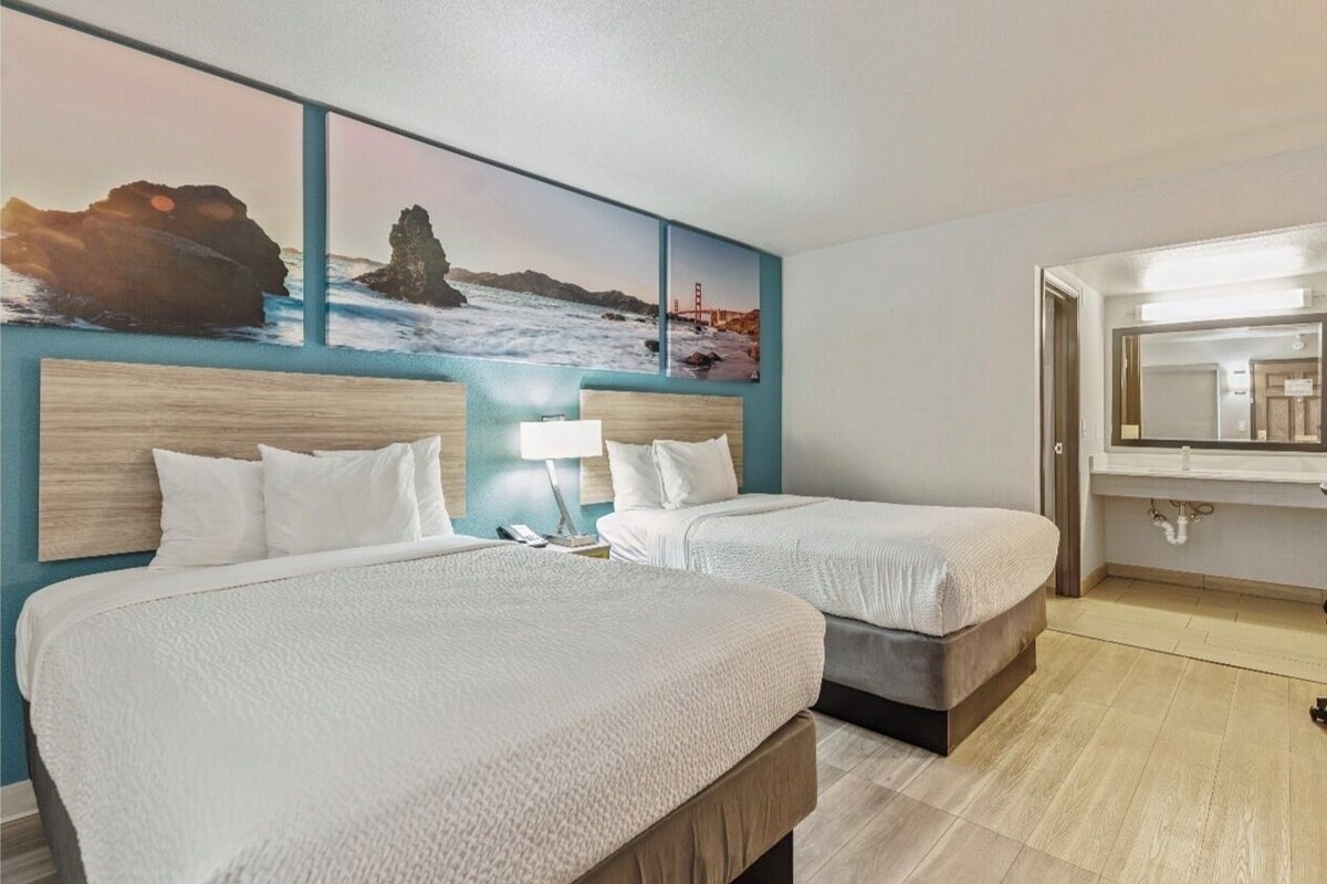 Egyptian cotton sheets, premium bedding, Tempur-Pedic beds, desk