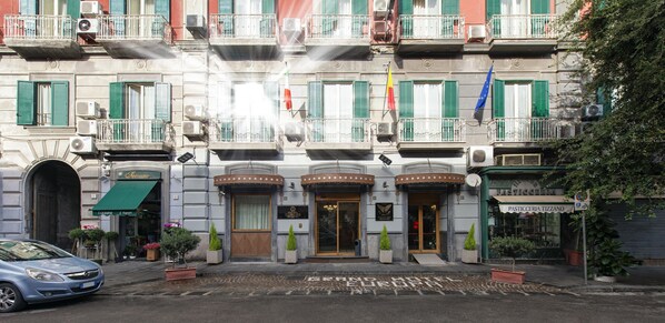 Exterior - Grand Hotel Europa (Naples)