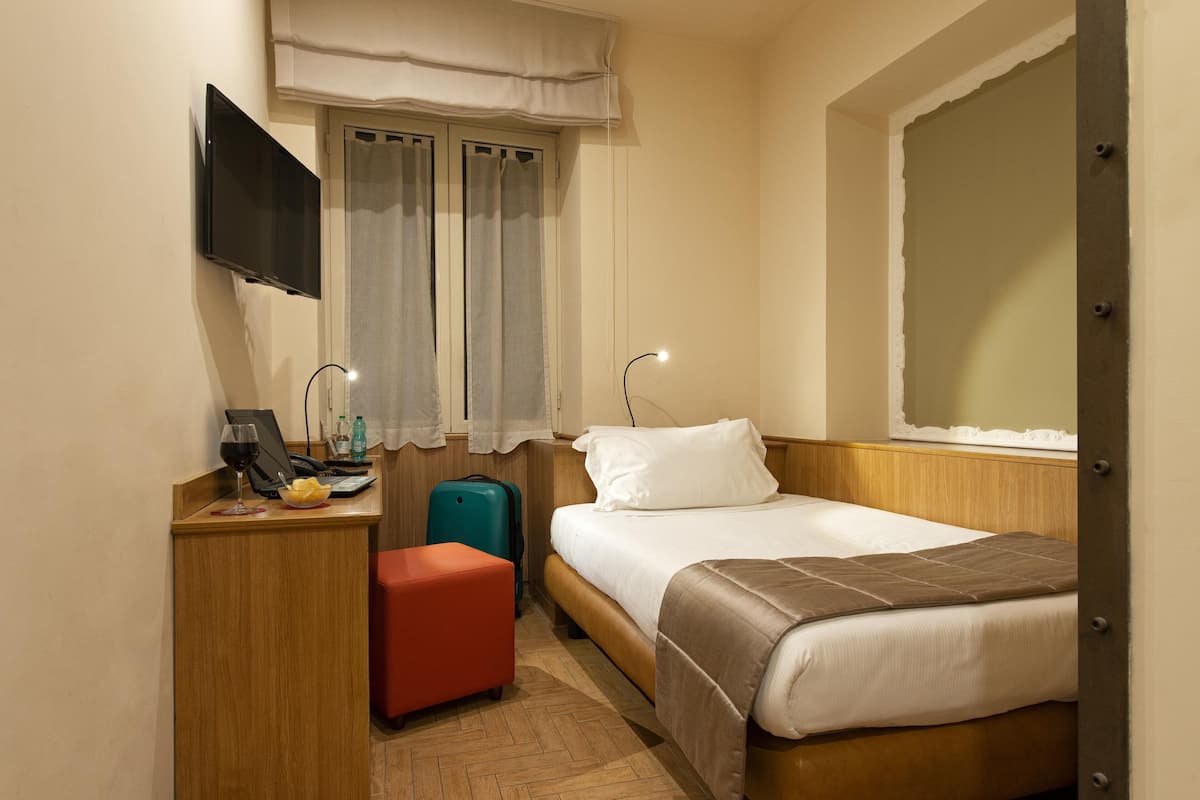 Single Room | Premium bedding, down duvets, in-room safe, individually decorated