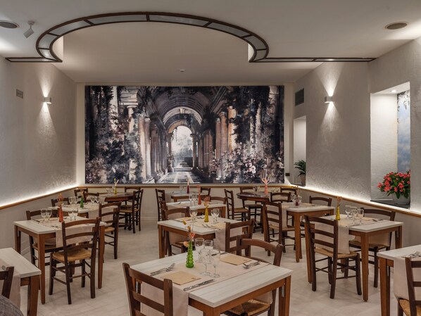 Food court - Grand Hotel Europa (Naples)