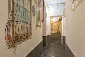 Hallway - Grand Hotel Europa (Naples)