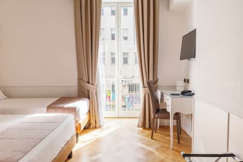 Triple Room | Premium bedding, down comforters, in-room safe, individually decorated