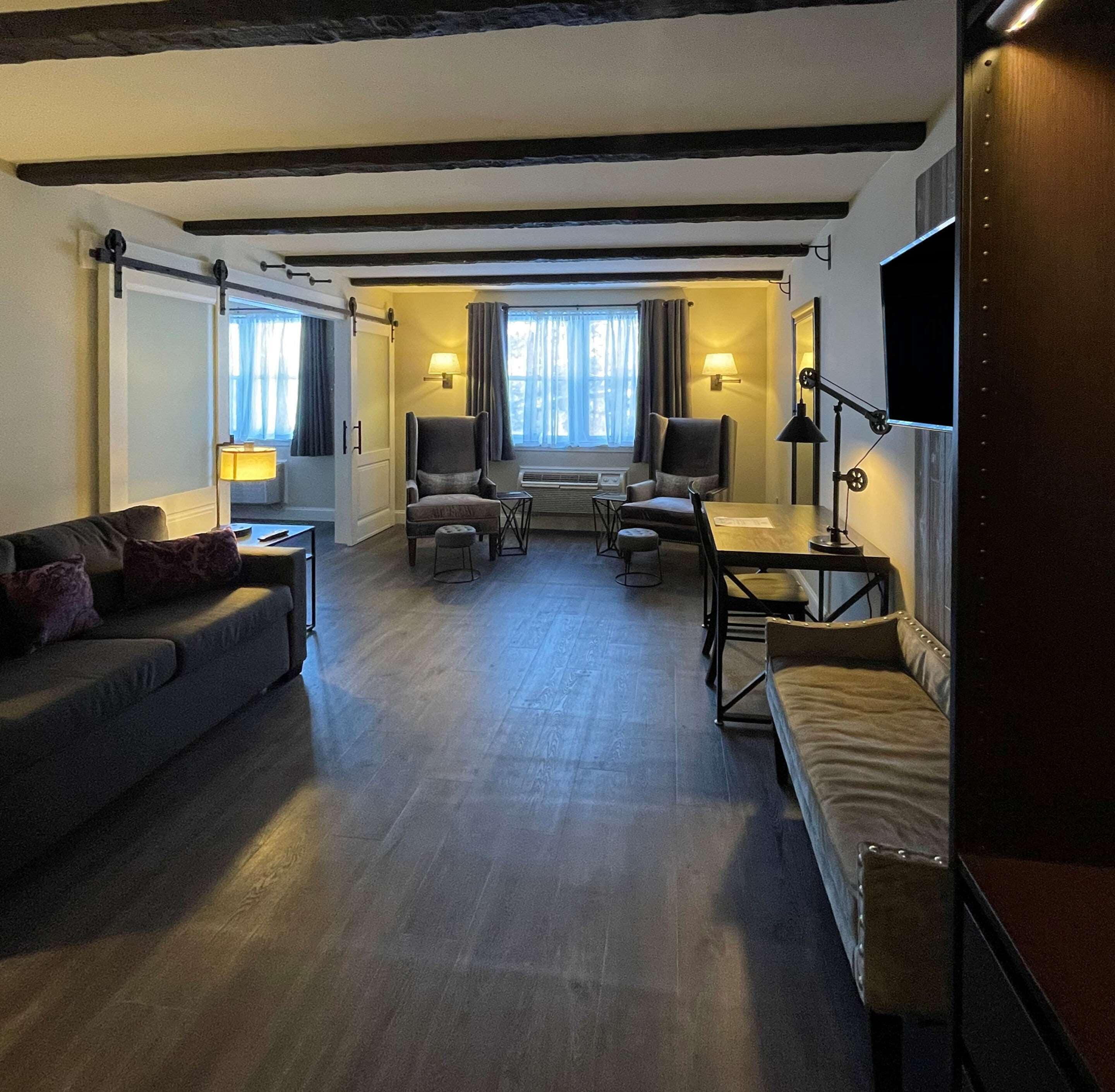 1 bedroom, premium bedding, pillow-top beds, individually decorated