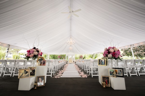 Outdoor wedding area - The Century House, an Ascend Collection Hotel (Latham)