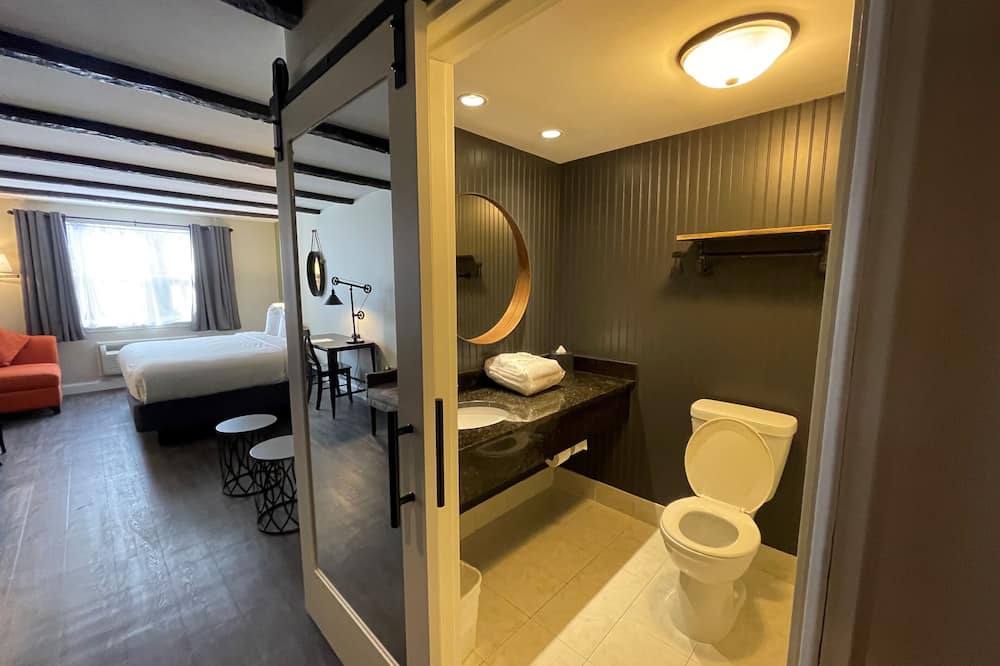 The Century House Latham - North Albany, an Ascend Collection Hotel