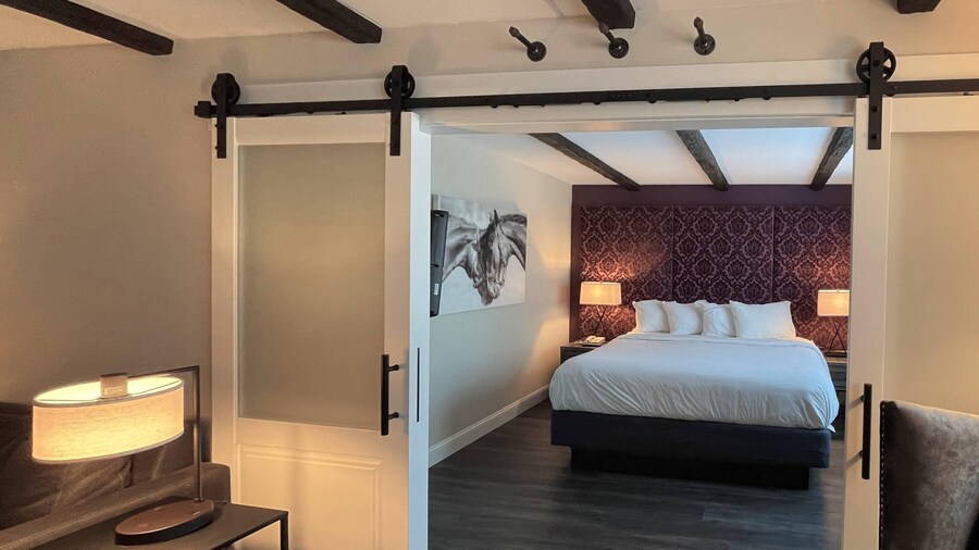 The Century House Latham - North Albany, an Ascend Collection Hotel