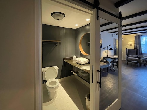 The Century House Latham - North Albany, an Ascend Collection Hotel