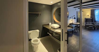 The Century House Latham - North Albany, an Ascend Collection Hotel