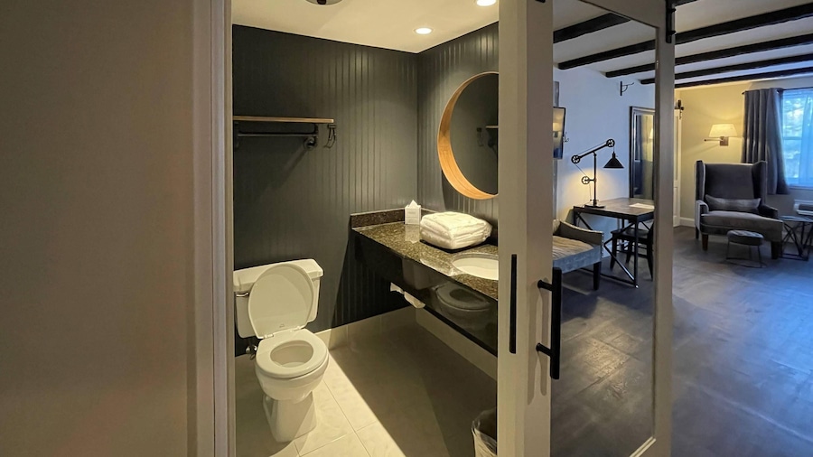 The Century House Latham - North Albany, an Ascend Collection Hotel